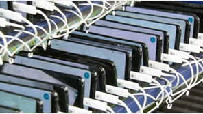 '붉은 액정'에 이어 '와이파이 오류'...갤럭시S8 품질 문제 여전히 불안