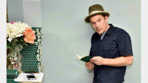 에단 호크 “사랑하는 네 아이에게 전하고픈 삶에 대한 이야기”