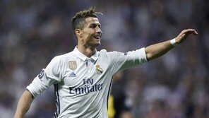 호날두 또 해트트릭 쇼…레알 마드리드, UCL 4강 1차전 3-0 승