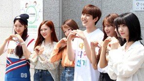 [동아포토]‘대선 사전투표’ 산들-오마이걸 ＂투표는 사랑입니다＂