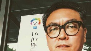 김의성 “우리의 미래를 위해” 사전투표 인증샷…엄지 ‘척’ 포즈 눈길