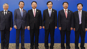 韓中日 “모든 형태 보호무역주의 배격”