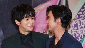 [동아포토]김명수 ＂거울을 보는 것 같구나＂