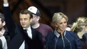 25세 연하 제자를 사랑한 마크롱 부인 ‘불륜 여교사’에서 ‘퍼스트 레이디’로