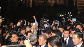 ‘출구조사 1위’ 문재인 공약은? “일자리 81만개 창출…최저임금 1만원 인상”