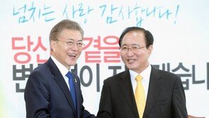 노회찬, 문재인 대통령에 “야당 정치인과 소주 한잔 하는 대통령 되길”