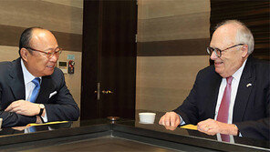 김승연회장, 美 헤리티지재단 회장과 환담