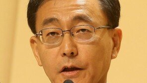 검찰 “김수남 총장 임기 못 지켜 안타까워…조국 민정수석 임명과 무관”