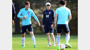 신태용과 아이들이 외칩니다 ‘응답하라 1983’