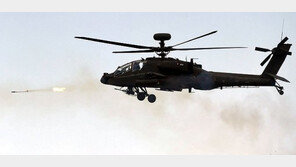 육군, 아파치 가디언(AH-64E)실사격… ‘北 기갑집단 격멸’