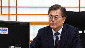 문재인 정부, ‘10조원 일자리’ 추경 첫 공식화…한국당 반발