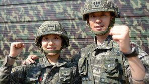 “해병대 첫 남매 중대장 신고합니다”