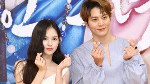 [동아포토]김윤혜-주원 ‘1인 2하트’