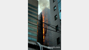 에어컨 화재, 10건 중 6건은 ‘실외기’ 탓 …7~8월에 집중