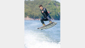 물살 가르는 웨이크보더