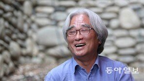 이윤택 “철저히 아웃사이더로 지낼 것… 文정부, 문화 르네상스 꽃피우길”