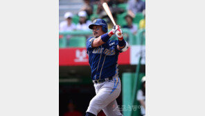 김경문 감독 “이호준은 위대한 타자”