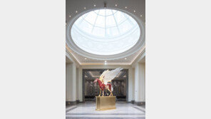 [Q매거진]데미안 허스트, 구사마 야요이… 이제는 유명 작품 보러 호텔로 간다! 