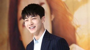 [동아포토]이기광 ‘열일하는 눈웃음’