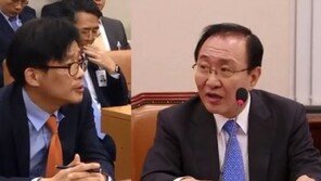 文대통령 ‘돈봉투 만찬’ 감찰 지시에…안태근 ‘태도 논란’ 재점화