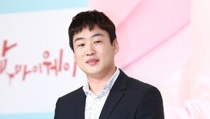 [동아포토]안재홍 ‘수줍음 가득한 표정’