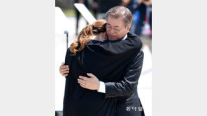 “나를 성장시킨 힘이 5·18”… 문재인 연설 13분간 25차례 박수