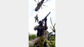 “조종사를 구출하라”… 공군, 생환훈련