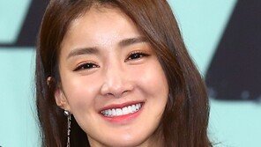[동아포토]이시영 ‘주먹에서 하트로’