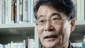 ‘靑정책실장’ 장하성 교수는? 文대통령 “‘경제적 불평등’ 연구해온 실천운동가”