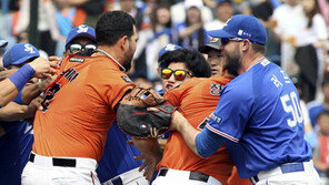 난투극 프로야구… 양팀 선발투수 첫 동시 퇴장