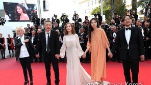 의상 협찬 끊긴 김민희, 칸서 입은 드레스에…“어떻게 저런 옷을?”