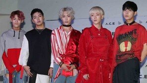 [동아포토]신예 에이스, 칼군무 계보 잇는다