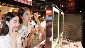 ‘고객+체험=매출’…스토리텔링 유통공식