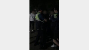 10대 고교생에 ‘테이저건’ 사용해 제압한 경찰, “과잉진압” VS “정당한 공무집행”