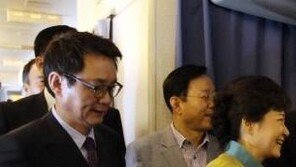 윤창중 “박근혜 전 대통령 재판, 고통이 핏덩이처럼 흘러내리는 느낌”