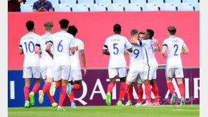 힘 좋고 저돌적인 잉글랜드, 골대 근처서 실수 연발