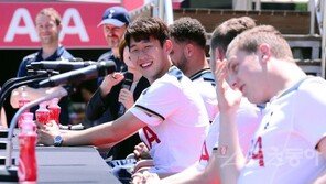 [포토] 손흥민 ‘벤 데이비스-케빈 비머 너희들 정말~’