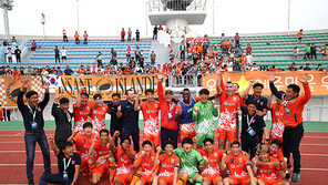 홀로 살아남은 제주, 아시아 태풍이 되다