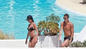 호날두, 여친 조지나 로드리게스와 수영장 데이트 보니‥‘몸짱 男女’