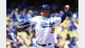 류현진, ML 불펜 데뷔전서 4이닝 세이브