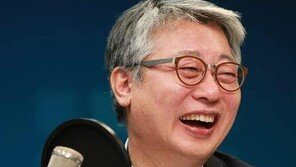 [서훈 청문회] 조응천 “우병우, 국정원 인사 구체적으로 찍어서 행사”