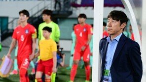 신태용 감독 “전반 역습 2번에 2실점…포르투갈 측면 크로스에 당했다”