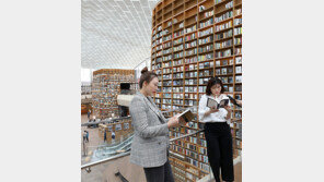 쇼핑몰 속 대형도서관 ‘별세계’… 신세계의 ‘코엑스몰 승부수’