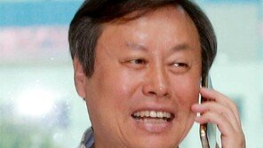 블랙리스트 폭로한 ‘접시꽃 당신’ 시인 “문화예술인들 지원하되 간섭 안할 것”