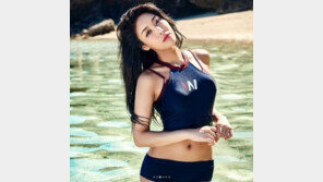 유빈, SNS 화보 B컷 공개…팬들 “이게 어떻게 B컷?”