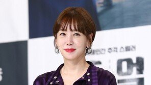 [동아포토]김정은 ‘여전히 예쁜 눈웃음’