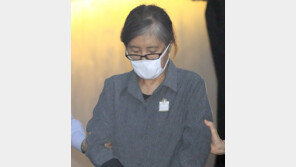 최순실 “딸 정유라, 어려운 귀국길 가슴 아파…고통 아무도 이해 못 해” 오열