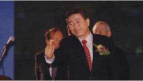 다큐영화 ‘노무현입니다’ 돌풍…추억의 힘