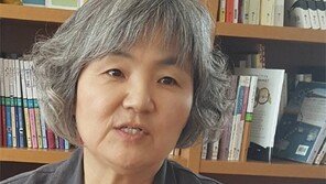 최윤정 “아이와 함께 도서관 가서 책 고르세요”