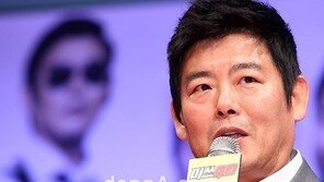 “뇌가 날아다녀·이 옷 때문에 지각?”…성동일, 설리에 뼈 있는 농담 